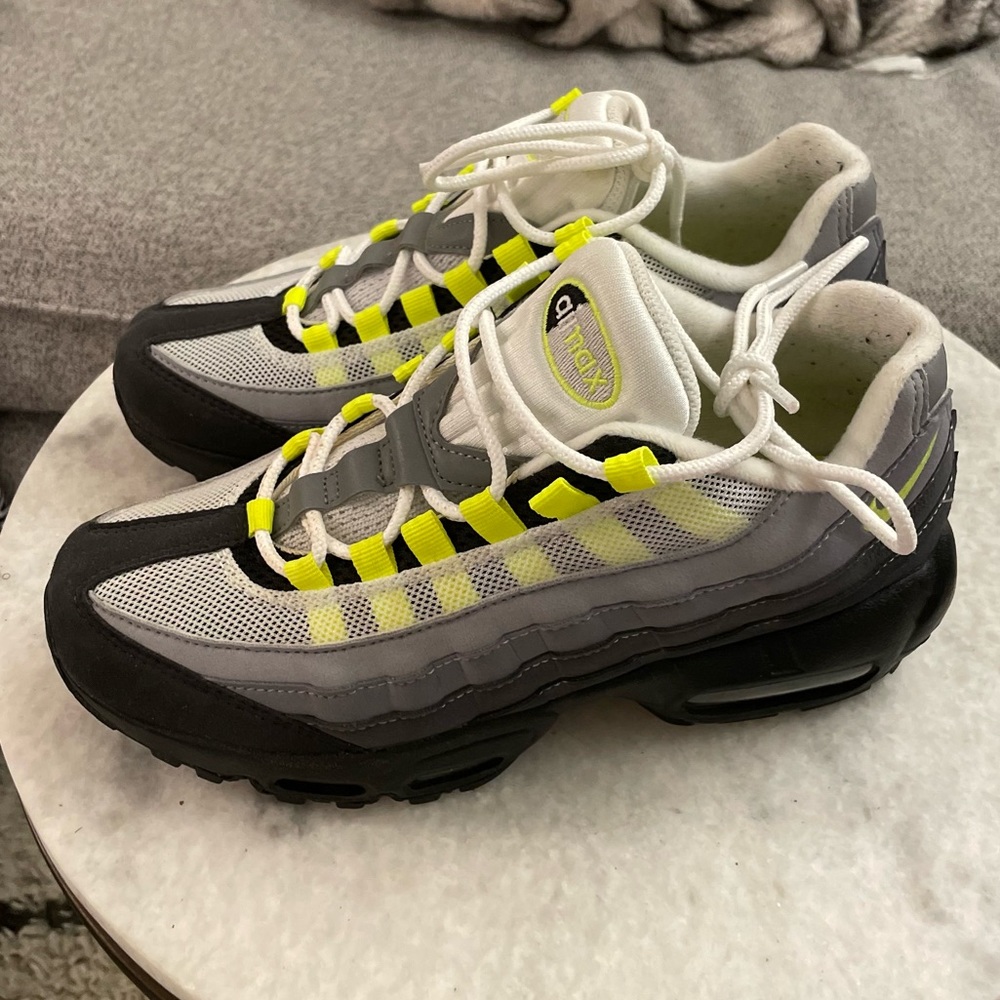 AIR MAX 95 OG GS 'NEON', LIKE NEW, Size 7 Kids, Grey Neon Green